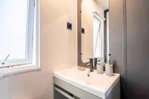 Maisons de vacances Camping La Yole : photos des chambres