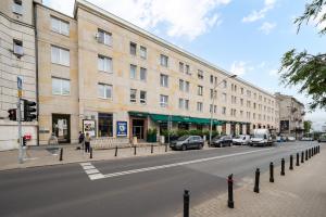 Embassy District Apartment by Bookinghost