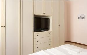 I-Host Apartment - Della Torre 32