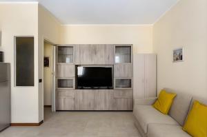 I-Host Apartment - Della Torre 32