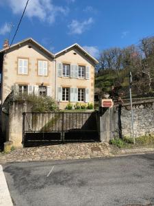 Villas Gite Coccinelle in the medieval town of Confolens : photos des chambres