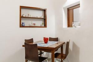 Plebiscito Apartment by Ele