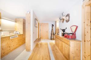 Chic Wellness Apartment and Balcony