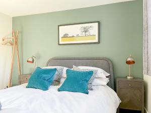 Honey Bee Cottage