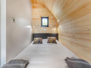 Rabbits Rest - Uk46128