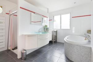 Villas La Tour Marechal - Gite d-exception avec piscine : photos des chambres