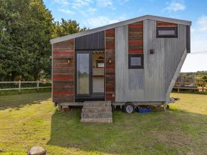 Fox Tiny House- Uk47395