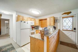 Walk to Ski Lift Beech Mountain Condo