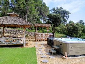 Gîte Lavande vue Luberon 33 hectares piscine Spa Sauna au cœur de Provence