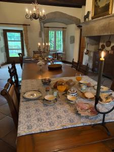 B&B / Chambres d'hotes Castel Rochefort sur Nenon Jura : photos des chambres