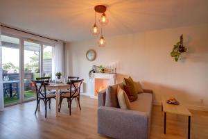 Appartements La Campagne Romantique - avec entree autonome, clim neuve, parking prive & sa piscine ! - : photos des chambres