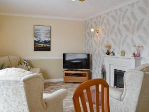 Hollins On The Coast