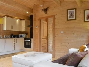 Brook Cottage - Uk12643