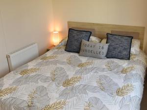 Summer Breeze - Uk37642