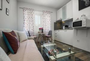 Apartments with parking spaces Rovinj - 24549