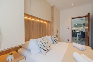 Apartments with parking space Split - 24631