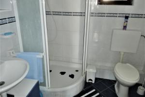 Apartments with parking space Vir - Lozice, Vir - 21047