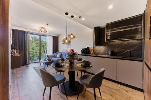 Golden Hour Apartments- Loft H 214