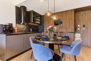 Golden Hour Apartments- Loft H 214