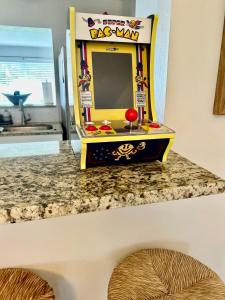 Luxe SwimSpa + Backyard Oasis, Beach 1.5 mi By Vacation Your Way