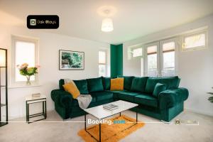 30Nights Savings l 3BedRooms l City Center l Leicester l Premium Deals by Oak Stays l Exclusive Deal on 3 Bed City Center Leicester Apartment l Sleeps 6 l Free Parking l Wifi l Stylish l City View l By Oak Stays Short Lets & Serviced Accommodations