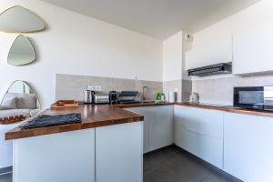 immeuble haut standing avec vue étang et parking