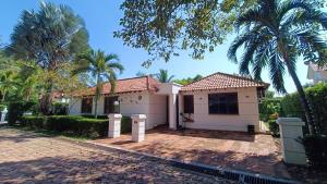 Piscina, sol y placer en Girardot