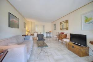 REF 1514 - Apartment with unobstructed view to rent