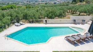 Lefkothea Villas with Large Pool, BBQ & Playground