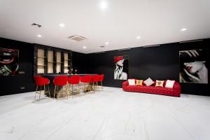 Villa California Koh Samui 7br cinema, spa, gym