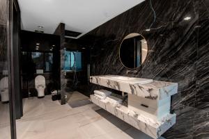 Villa California Koh Samui 7br cinema, spa, gym