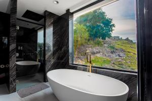 Villa California Koh Samui 7br cinema, spa, gym