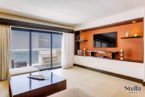 Top Beachfront Complex Private Patio & Shared Pool