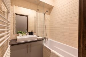 City Center Paulay Ede Street 1BR Apartment