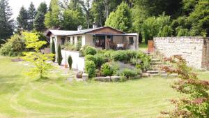 Ferienhaus Eifelgruß, in schöner Waldrandlage und tollem Naturgarten