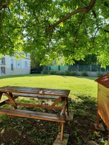 B&B / Chambres d'hotes Domaine d-Alemanie : Chambre Supérieure Lit Queen-Size