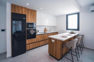 Mira Paphos - 2bdr Apartment with Private Terrace