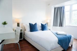 Spacious 3BR Home Near Etihad and Coop Live - Free Parking!