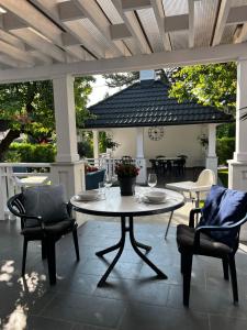 The Blue Cottage Akarattya