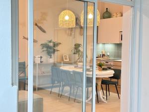 EcoCasa 12PAX perfecta grupos, reforma lujo, junto parada Burjassot metrovalencia, cerca centro Valencia y playa, lavadora, secadora equipamiento total