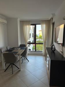 Двуспални апартаменти Оазис Бийч клуб