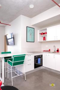 Lovely space - awesome San Jose view from 26th fl