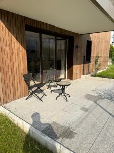 New 2 room apartment with garden & garage, Close to Parliament