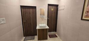 Premium Homestay Near Prem Mandir,Iskon and Gouri Gopal Ashram with Power Backup and Free Wifi, Washing machine and Complementary Breakfast lunch and Dinner