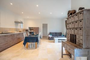 Nice air-conditioned house with flower garden