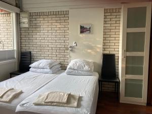 Give Apartment