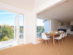 4 Bed in Brixham 76402