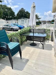 Casita De Cuervo at Shorefield Park - WIFI - Pet Friendly - Passes Included