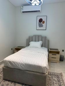 3 غرف شقة راقية قريب البحر 3 bedroom high end apartment