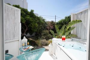 Fino Amore Private Jacuzzi Suite in Mykonos Town